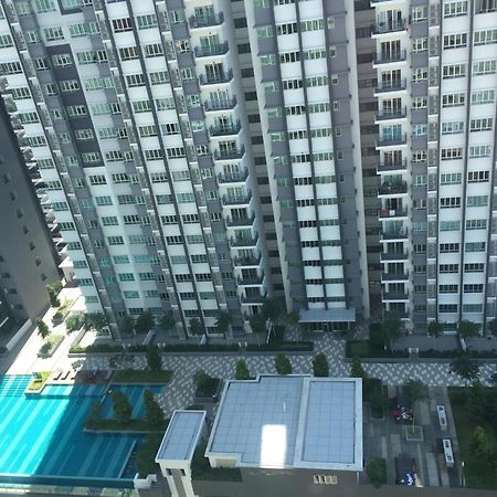 Southville Stay 2 @ Savanna Executive Suite Kampong Tangkas Exterior foto