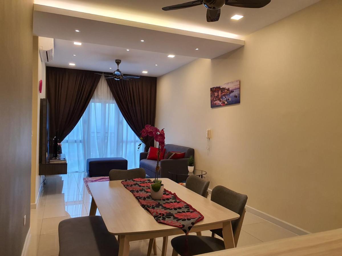 Southville Stay 2 @ Savanna Executive Suite Kampong Tangkas Exterior foto
