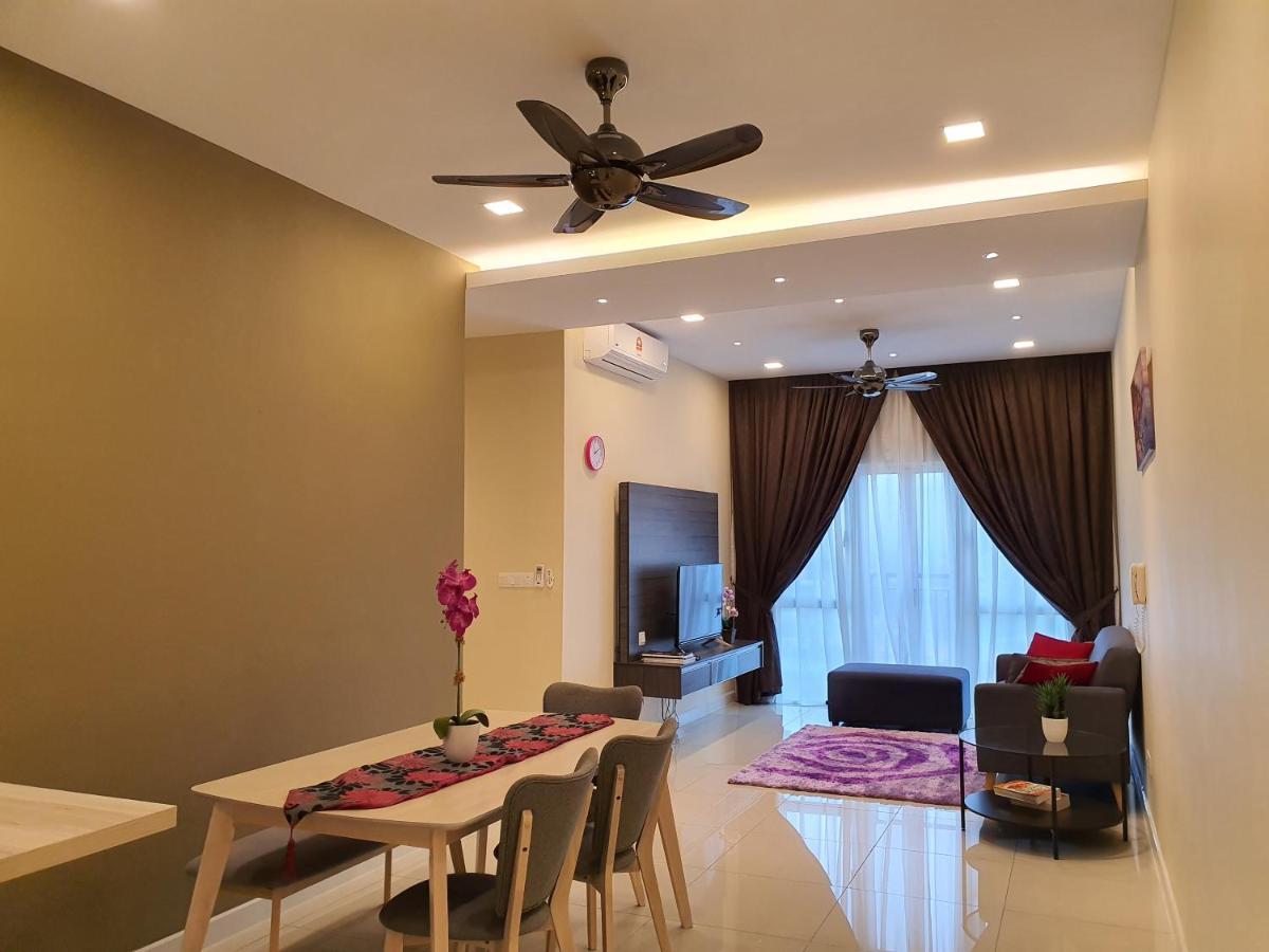Southville Stay 2 @ Savanna Executive Suite Kampong Tangkas Exterior foto