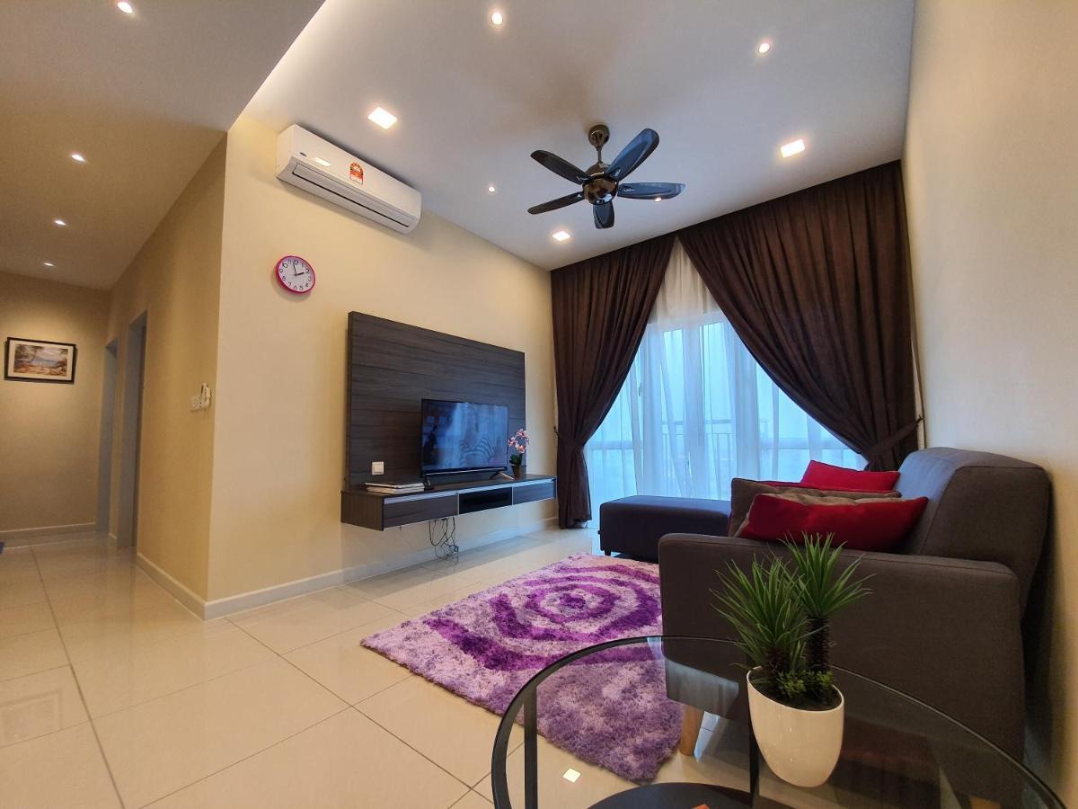 Southville Stay 2 @ Savanna Executive Suite Kampong Tangkas Exterior foto