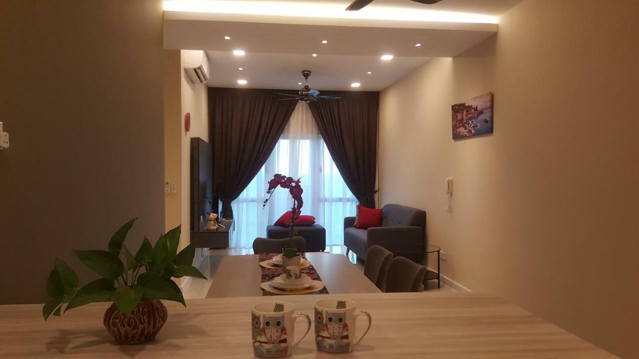 Southville Stay 2 @ Savanna Executive Suite Kampong Tangkas Exterior foto