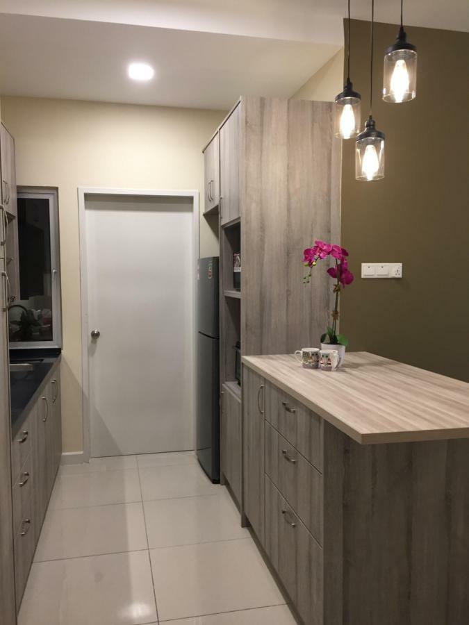 Southville Stay 2 @ Savanna Executive Suite Kampong Tangkas Exterior foto