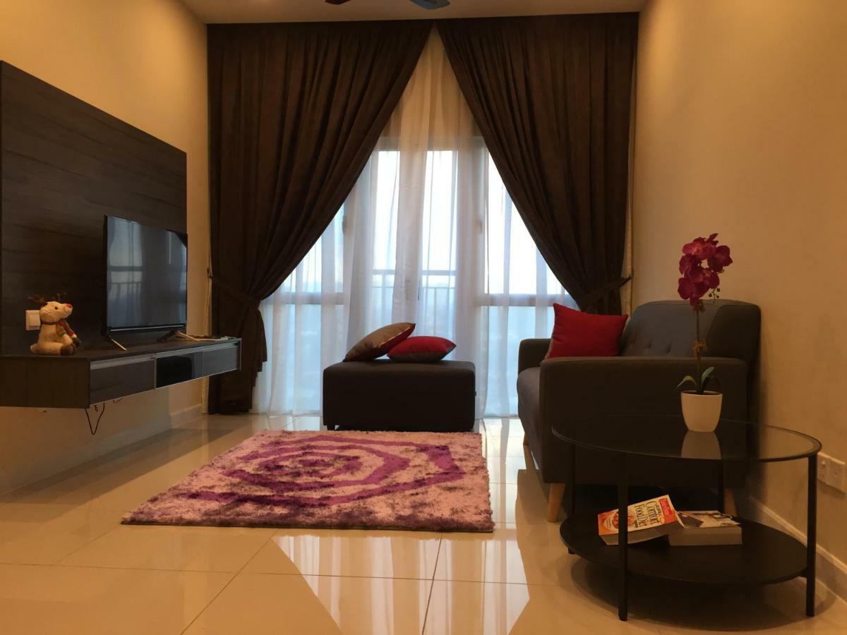 Southville Stay 2 @ Savanna Executive Suite Kampong Tangkas Exterior foto
