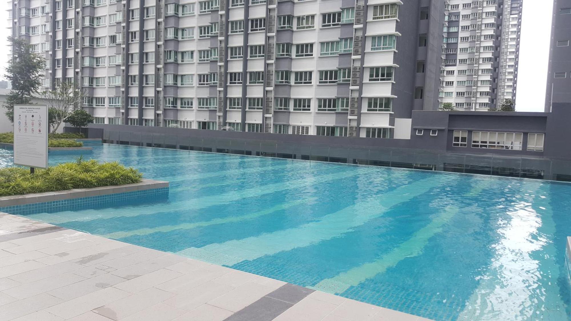 Southville Stay 2 @ Savanna Executive Suite Kampong Tangkas Exterior foto