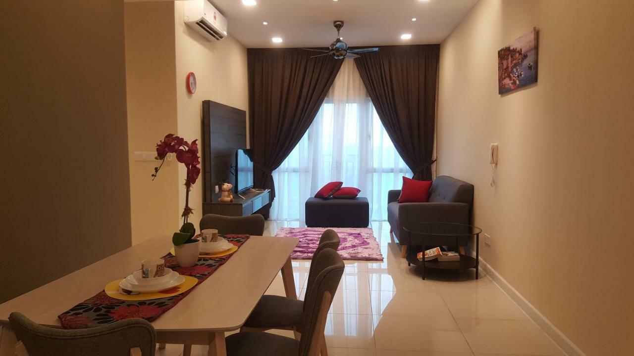 Southville Stay 2 @ Savanna Executive Suite Kampong Tangkas Exterior foto