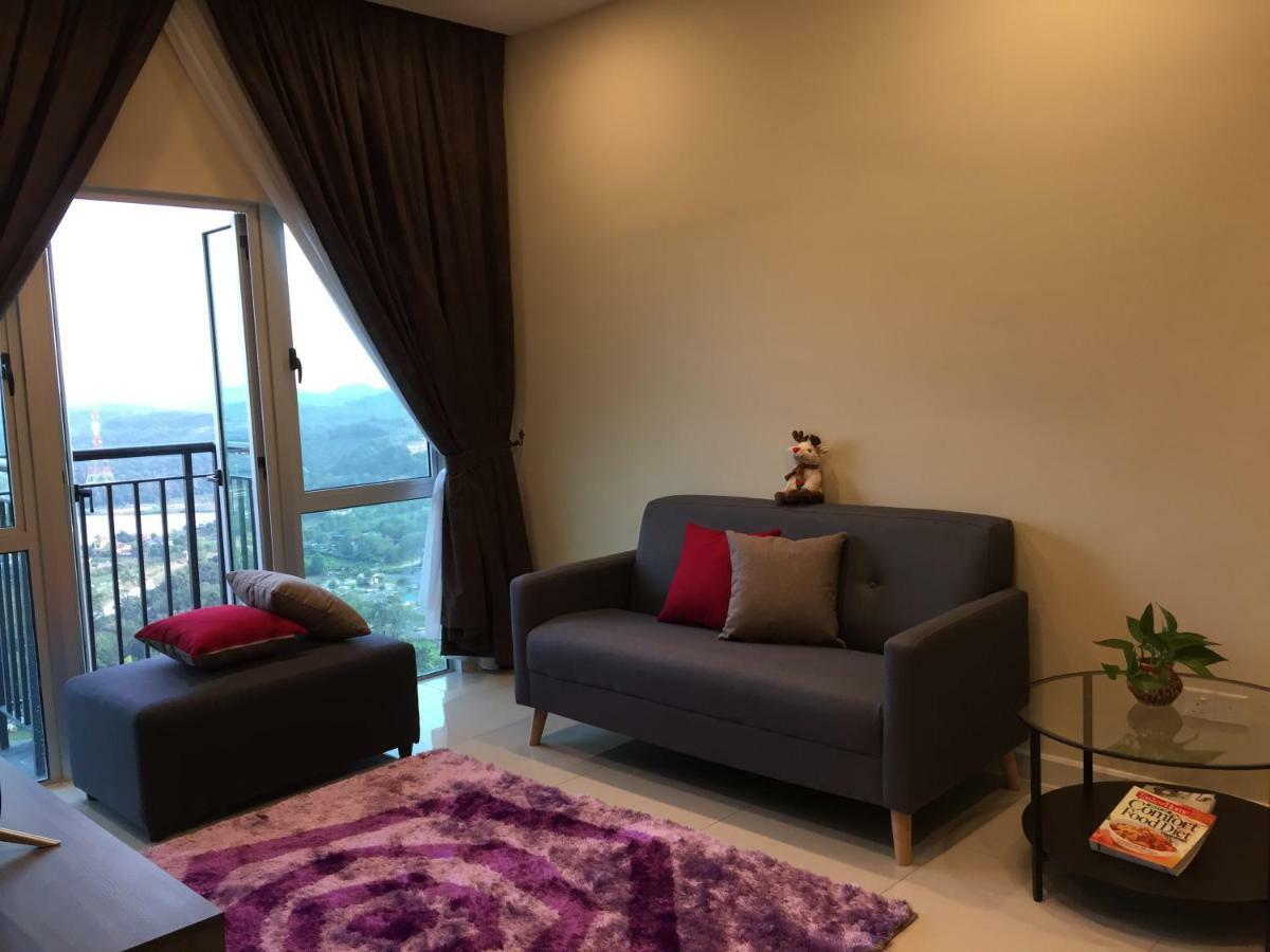 Southville Stay 2 @ Savanna Executive Suite Kampong Tangkas Exterior foto