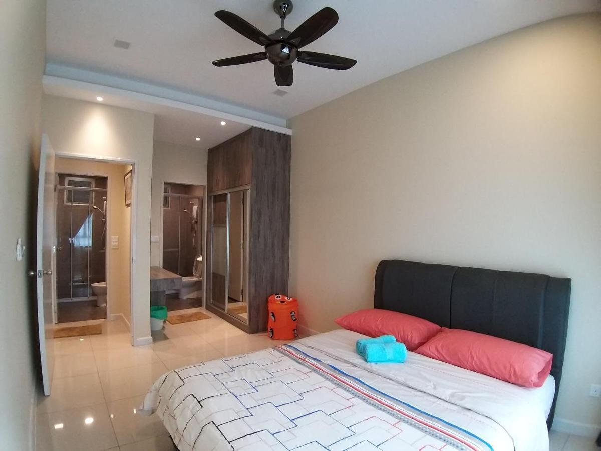 Southville Stay 2 @ Savanna Executive Suite Kampong Tangkas Exterior foto